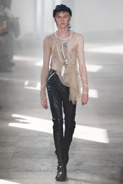 Look 37